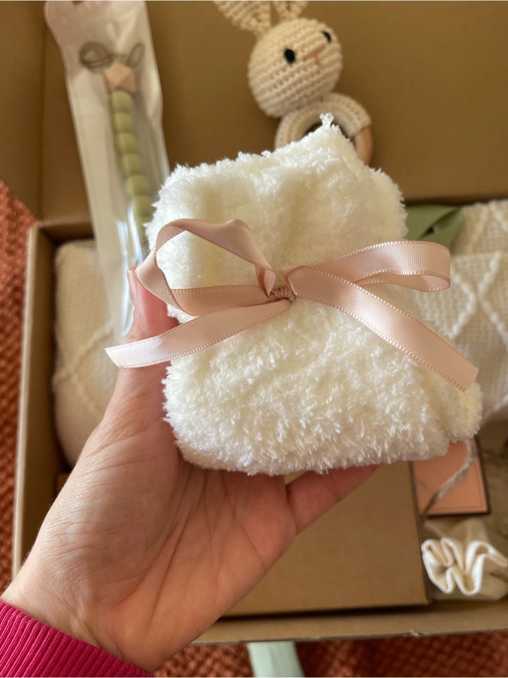 Cream Knit Baby Blanket Gift Set with Olive Bow - Picture 4 of 7